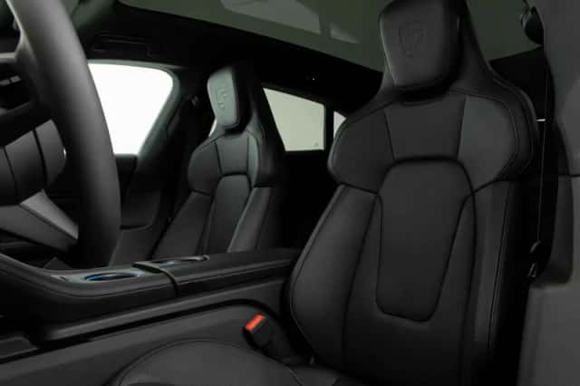 Porsche Taycan (2026) thumbnail 4