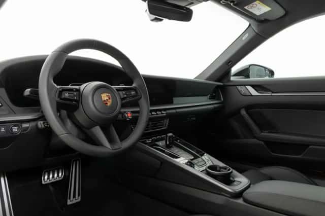 Porsche 911 (2026) thumbnail 3
