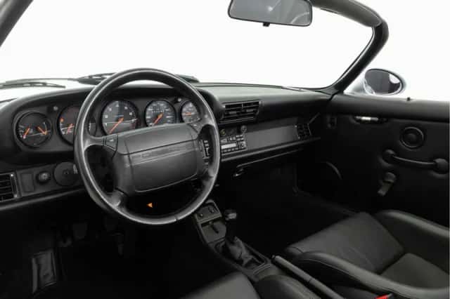 Porsche 911 (1993) thumbnail 3