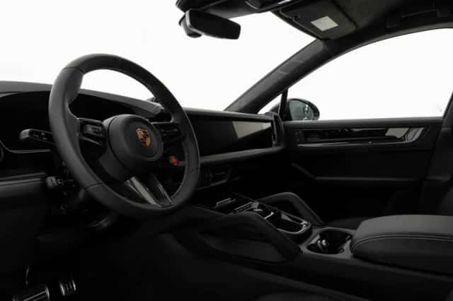 Porsche Cayenne (2026) thumbnail 3