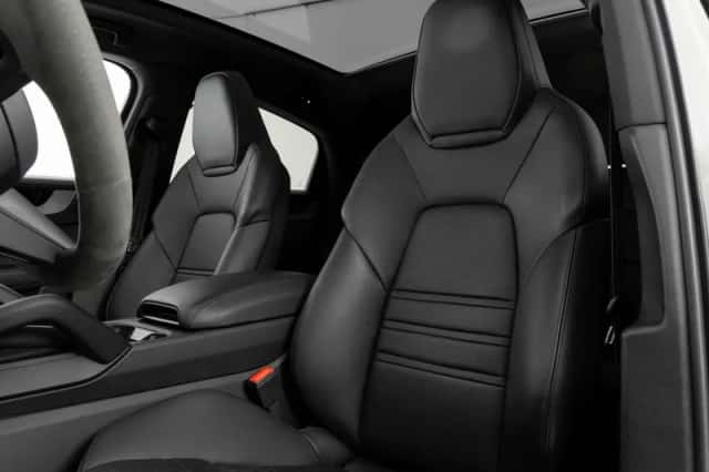 Porsche Cayenne (2025) thumbnail 4