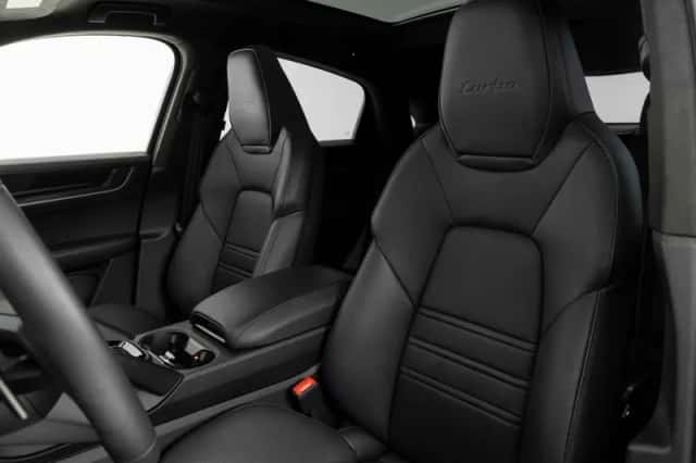 Porsche Cayenne (2025) thumbnail 4