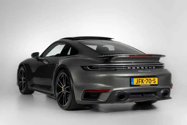 Porsche 911 (2023) thumbnail 6