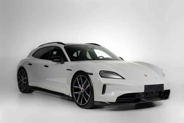 Porsche Taycan (2026) thumbnail 5