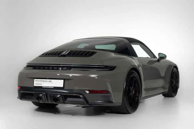 Porsche 911 (2026) thumbnail 2