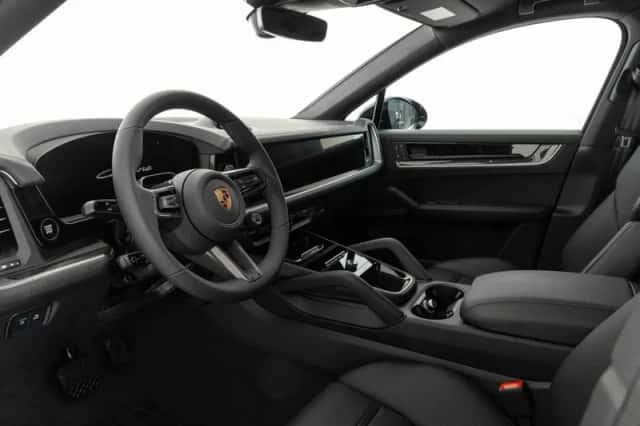 Porsche Cayenne (2026) thumbnail 3