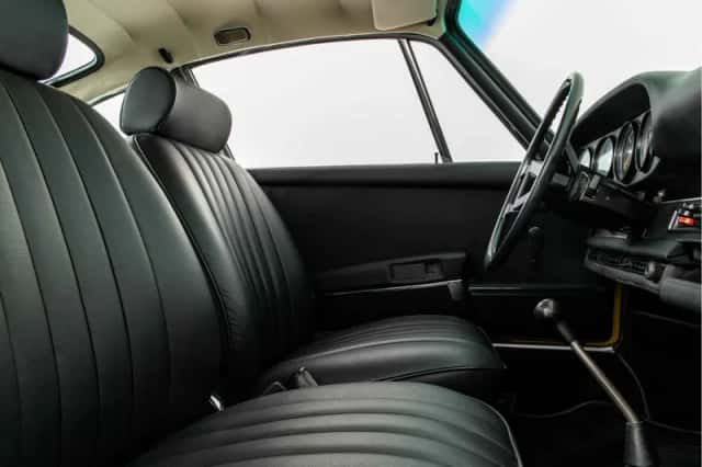 Porsche 911 (1971) thumbnail 4