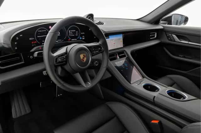 Porsche Taycan (2025) thumbnail 3
