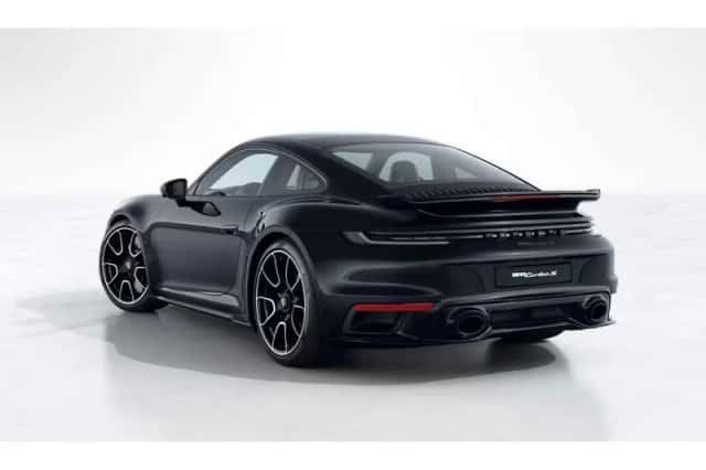 Porsche 911 (2024) thumbnail 2