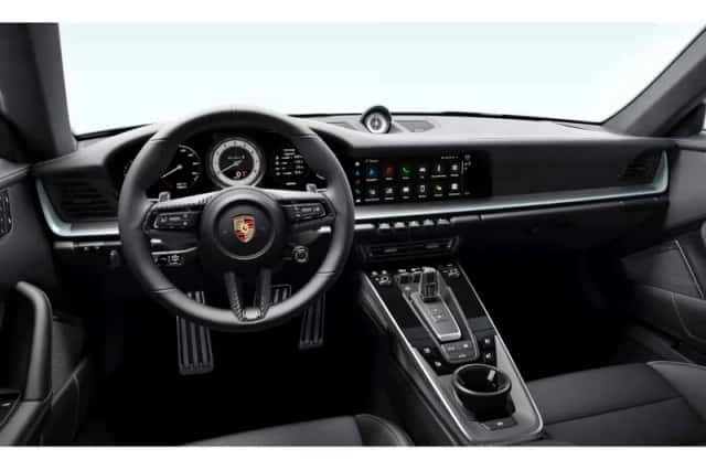 Porsche 911 (2024) thumbnail 3