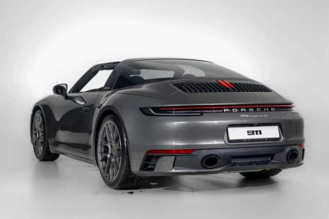 Porsche 911 (2025) thumbnail 6