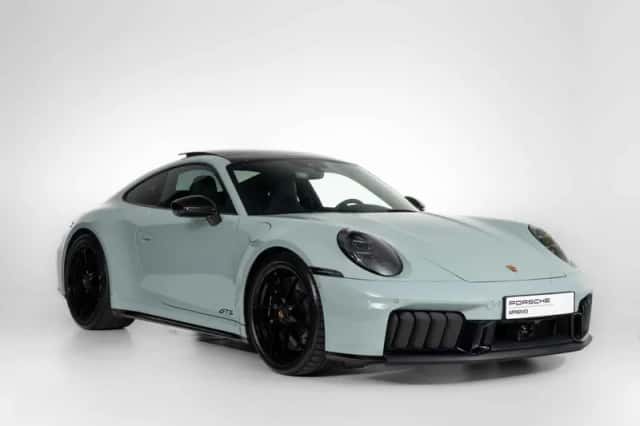 Porsche 911 (2025) thumbnail 5