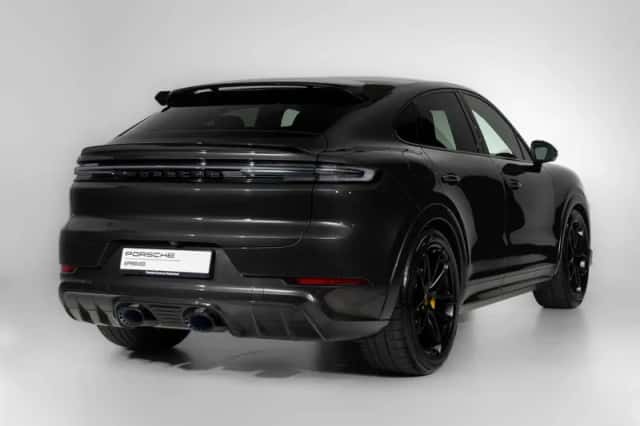 Porsche Cayenne Coupé (2025) thumbnail 2