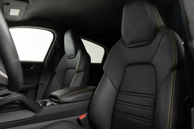 Porsche Cayenne Coupé (2025) thumbnail 4