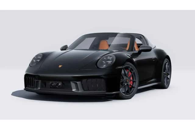 Porsche 911 (2025) thumbnail 1