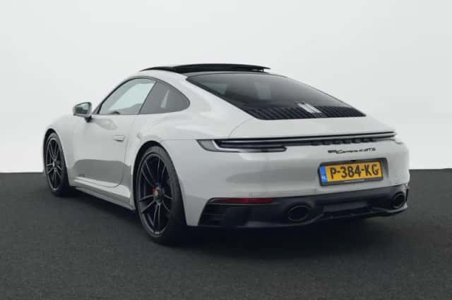 Porsche 911 (2022) thumbnail 3