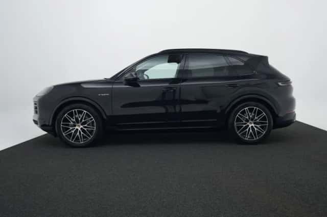 Porsche Cayenne (2026) thumbnail 2