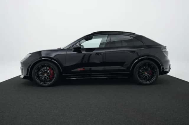 Porsche Macan (2026) thumbnail 2