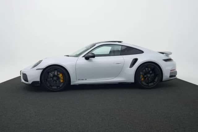 Porsche 911 (2026) thumbnail 2