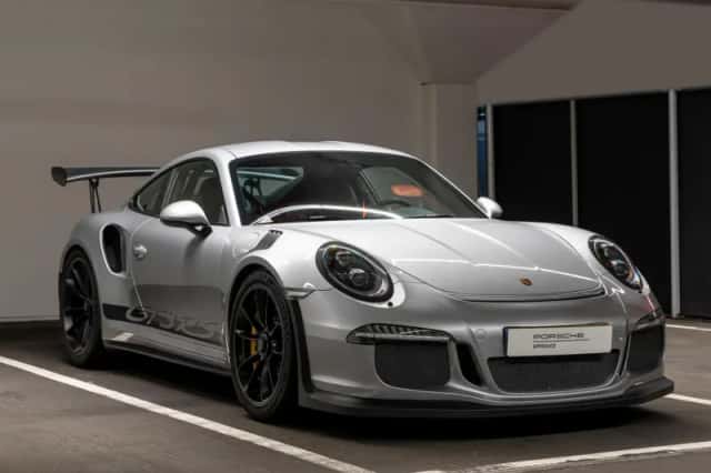 Porsche 911 (2017) thumbnail 5
