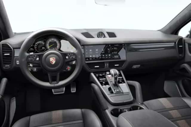 Porsche Cayenne (2022) thumbnail 4