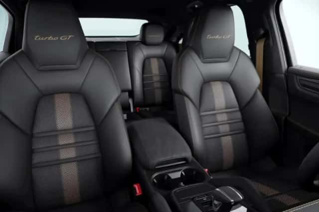 Porsche Cayenne (2022) thumbnail 5