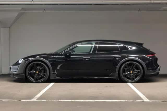 Porsche Taycan Cross Turismo (2023) thumbnail 2