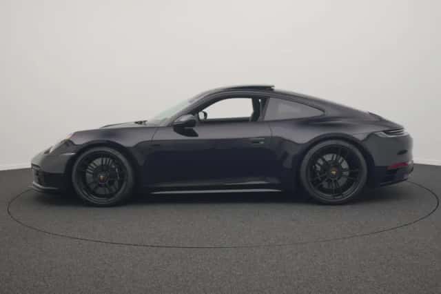 Porsche 911 (2024) thumbnail 2