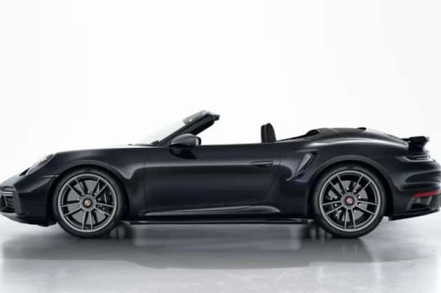 Porsche 911 (2024) thumbnail 2