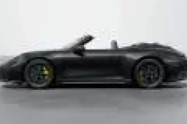 Porsche 911 (2025) thumbnail 2
