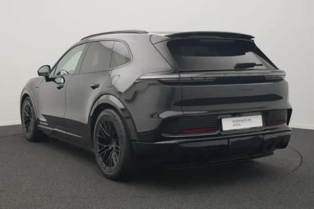 Porsche Cayenne (2026) thumbnail 3
