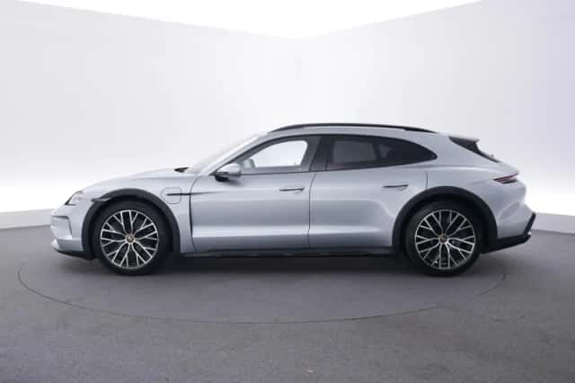 Porsche Taycan Cross Turismo (2024) thumbnail 2