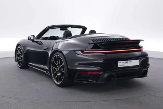 Porsche 911 (2024) thumbnail 3