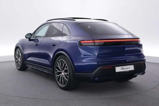 Porsche Macan (2026) thumbnail 3