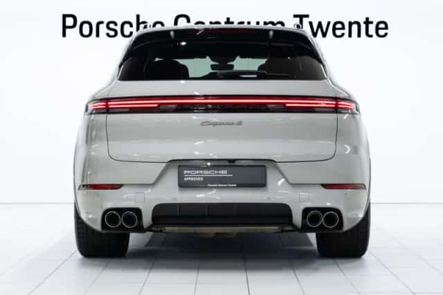 Porsche Cayenne (2025) thumbnail 4