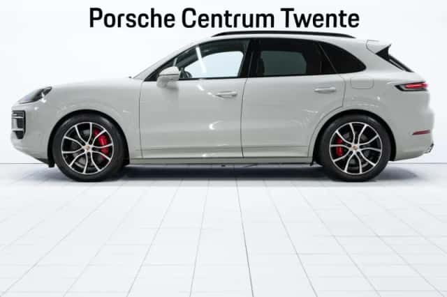 Porsche Cayenne (2025) thumbnail 5