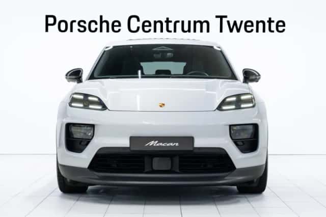 Porsche Macan (2025) thumbnail 2