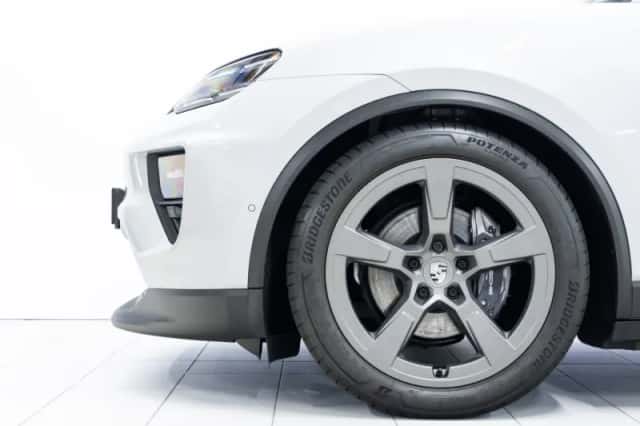 Porsche Macan (2025) thumbnail 6
