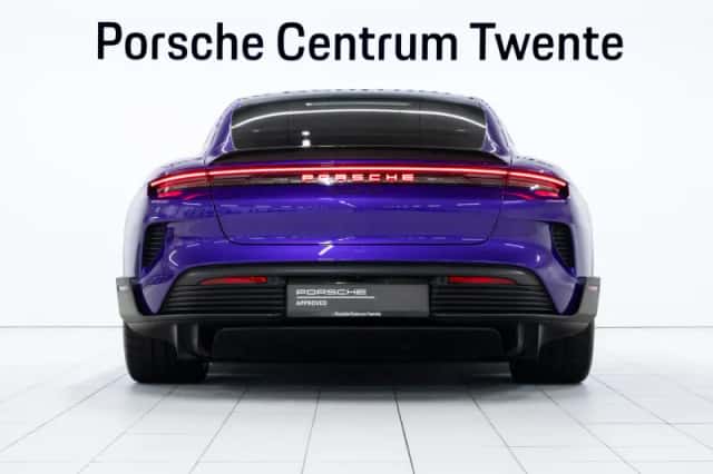 Porsche Taycan (2024) thumbnail 4