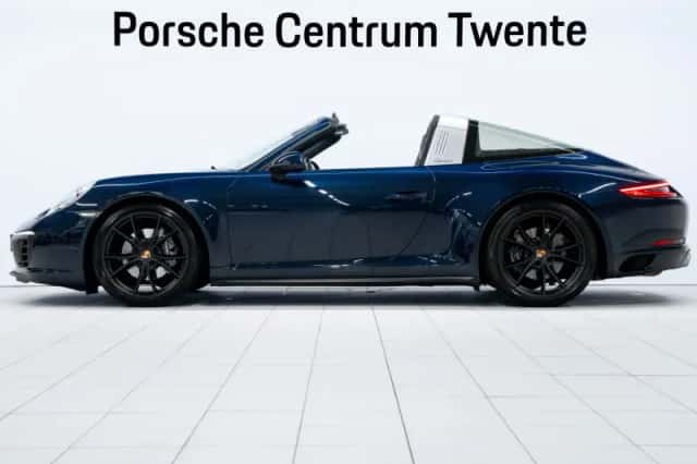 Porsche 911 (2016) thumbnail 5
