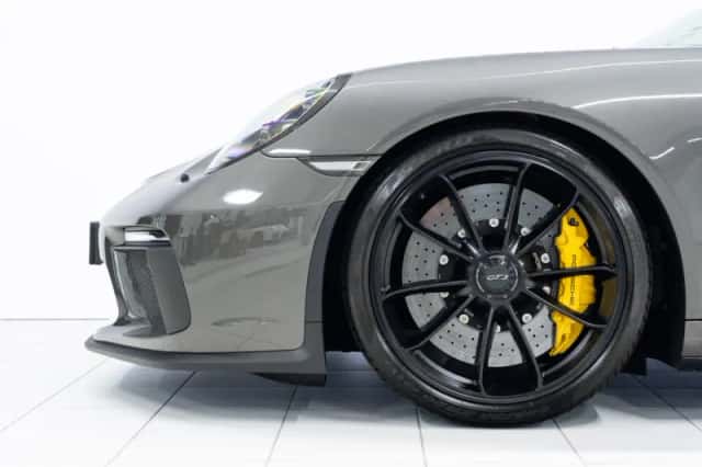 Porsche 911 (2018) thumbnail 6