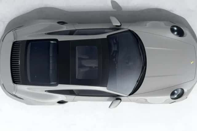 Porsche 911 (2022) thumbnail 4