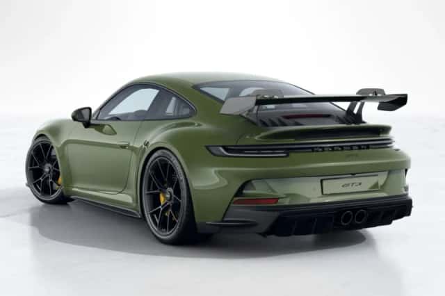 Porsche 911 (2023) thumbnail 3