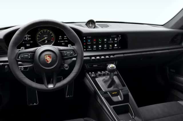 Porsche 911 (2023) thumbnail 5