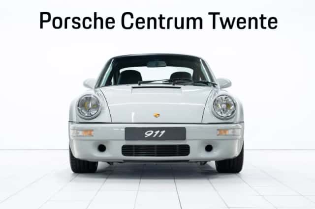 Porsche 911 (1993) thumbnail 2
