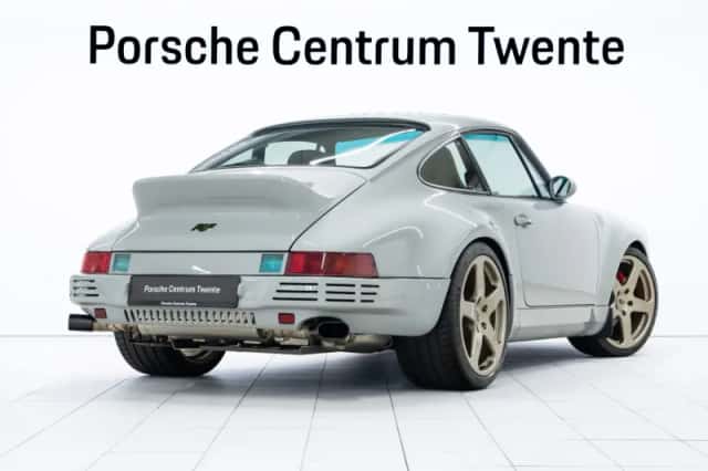 Porsche 911 (1993) thumbnail 3