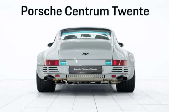 Porsche 911 (1993) thumbnail 4