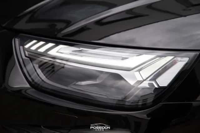 Audi Q5 (2023) thumbnail 4
