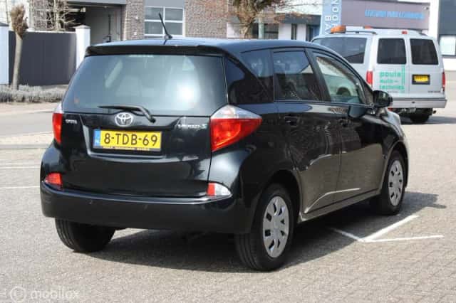 Toyota Verso S (2014) thumbnail 4