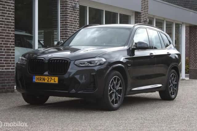 BMW X3 (2022) thumbnail 3